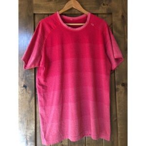 🍋 Lululemon Men’s Red Tee